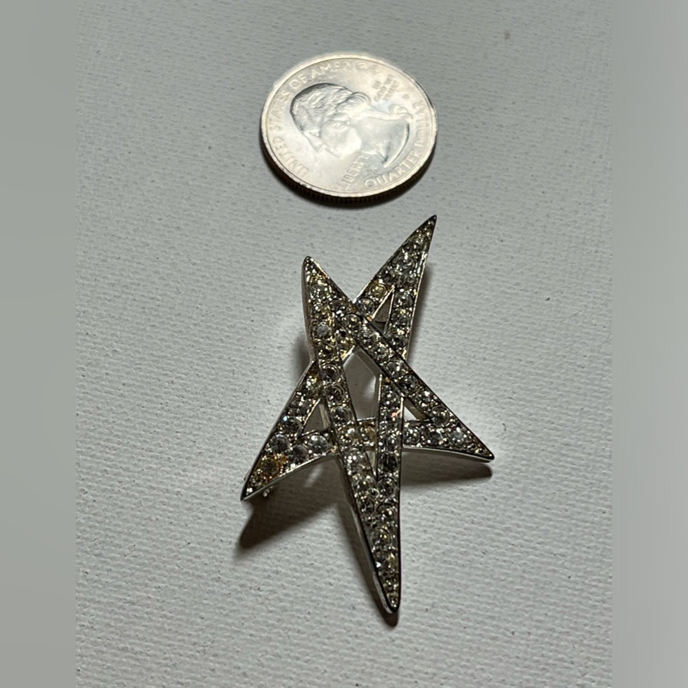 Star Silver Rhinestone Brooch - Picture 2 of 3